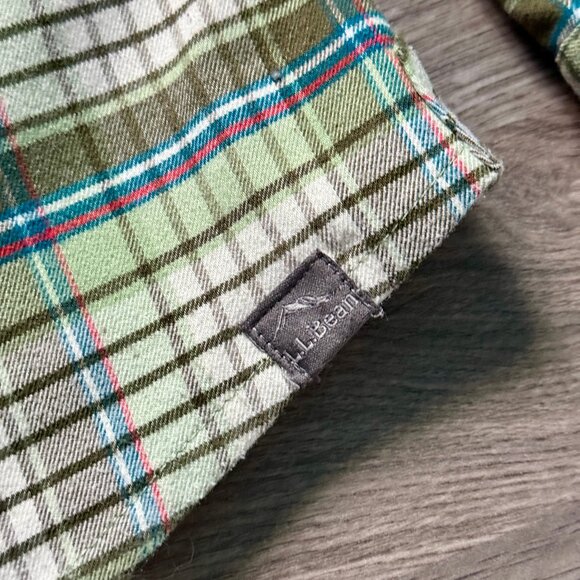 L.L. Bean Women's Scotch Plaid Flannel Shirt - Green - Picture 4 of 6